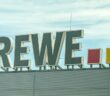 Die Hauptzentrale der Rewe Group in Köln – Sitz eines Handelsgiganten (Foto: AdobeStock 592782226-Annabell Gsödl)