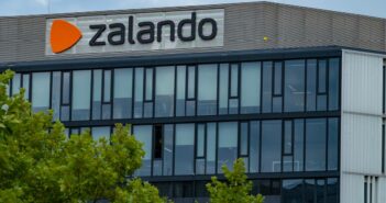 Zalando zählt zu den führenden Online-Modehändlern Europas und bietet ein vielfältiges Sortiment. (Foto: AdobeStock 945640349- kittyfly)